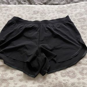 Lululemon find your pace shorts